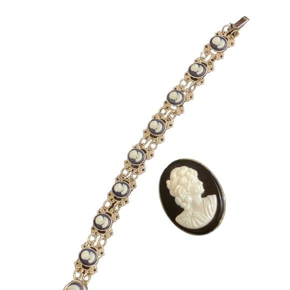 Vintage resin Cameo pairing brooch & bracelet silver finish - Picture 7 of 10